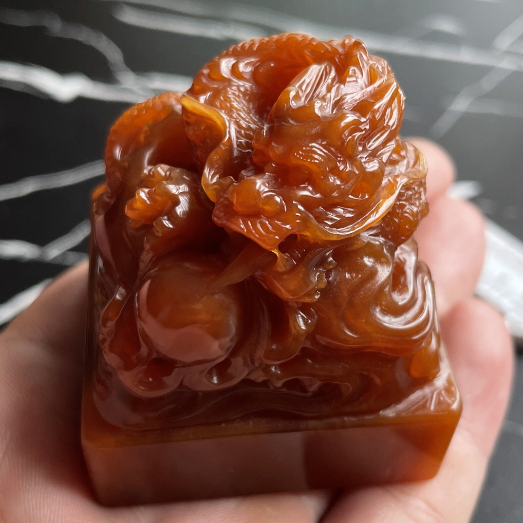 寿山石老麦芽田黄石，龙腾盛世。克重：246.8g