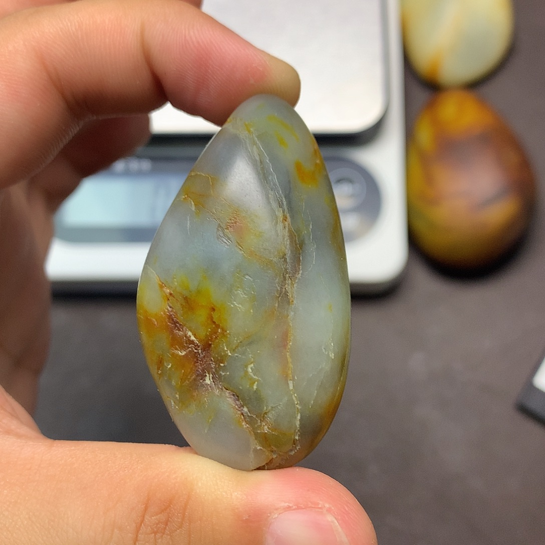 和田玉（糖玉）未镶嵌挂件