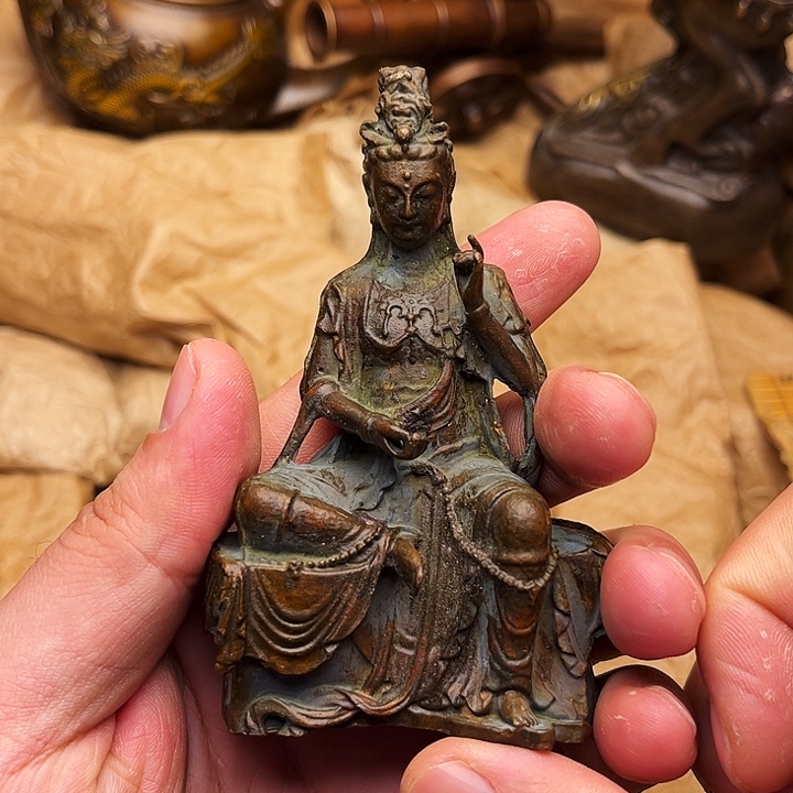 精美铜器做工精湛 