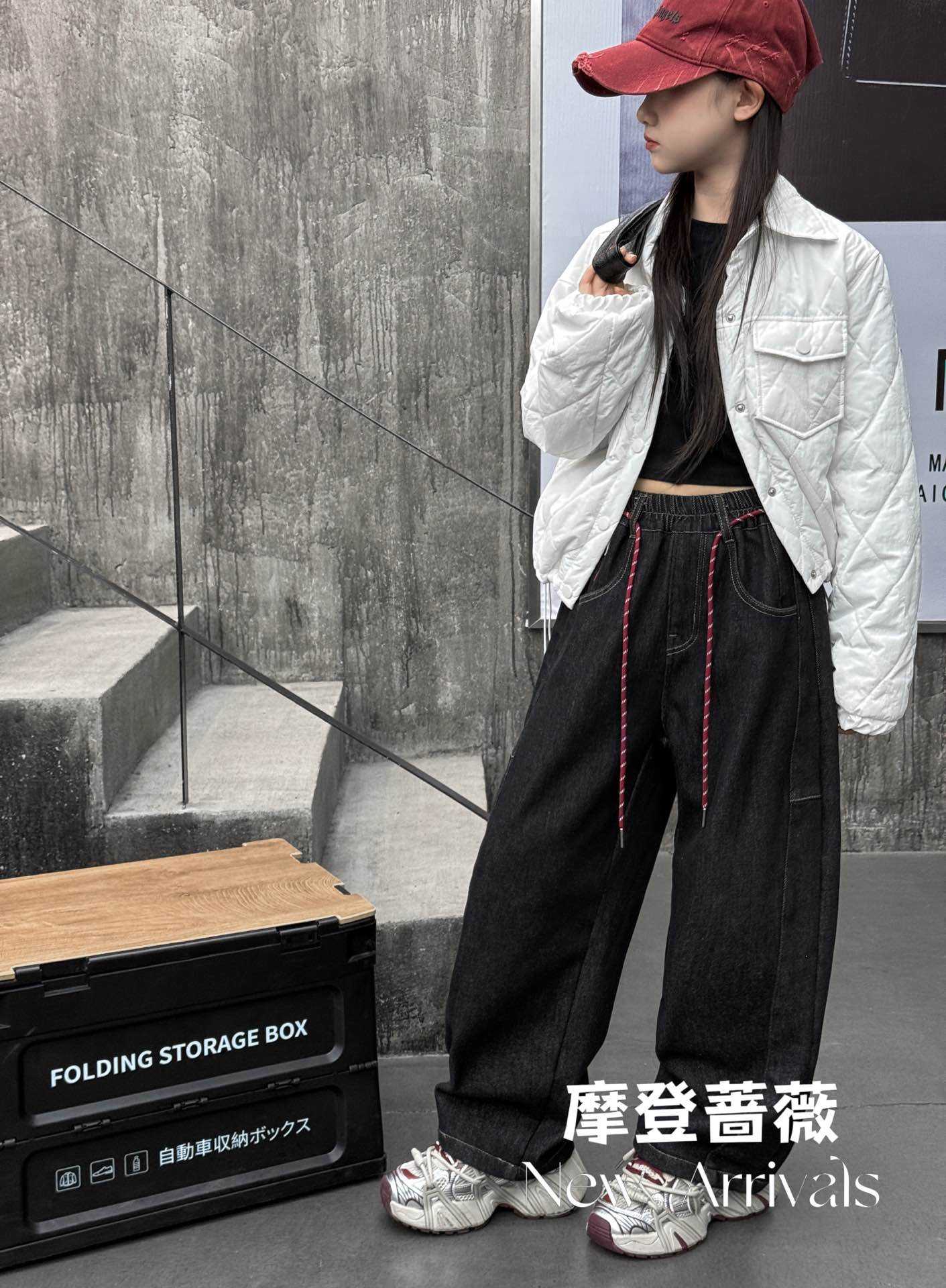 摩 2025【X】12月22日 秋冬黑色休闲百搭弯刀显瘦牛仔裤9181