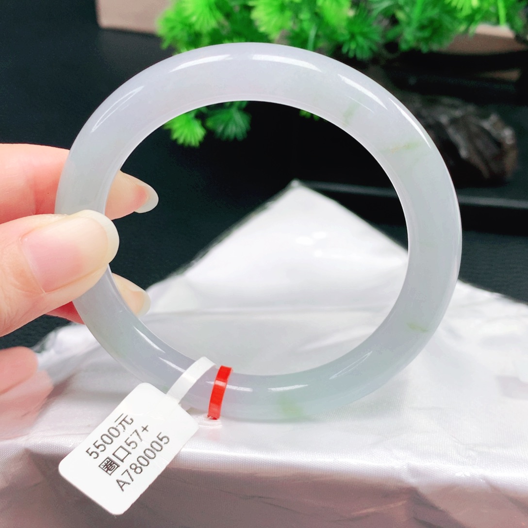 翡翠未镶嵌手镯57圈