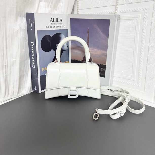 95新 Balenciaga/巴黎世家 XS 冰川白沙漏单肩斜挎包