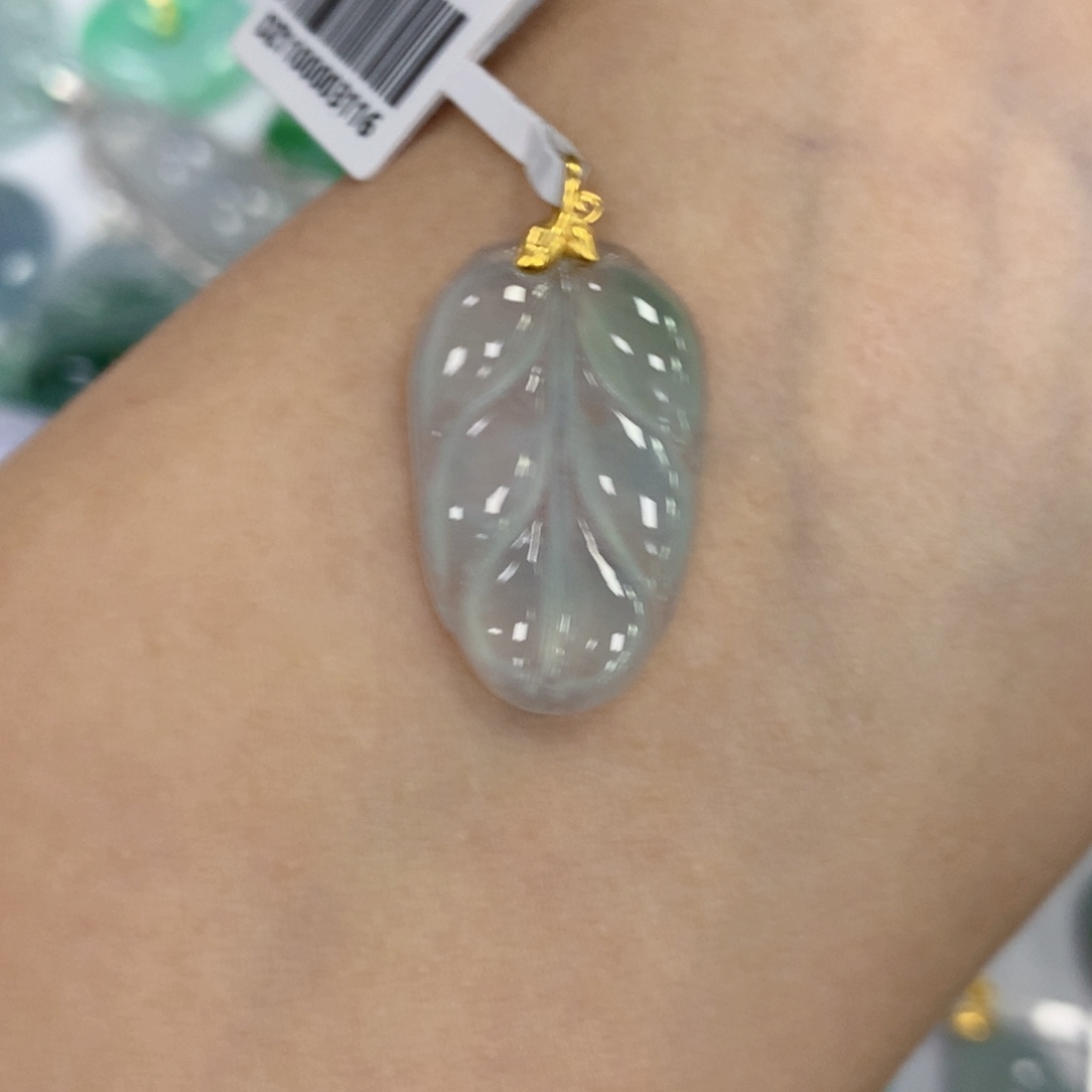 颈饰18K金镶嵌翡翠