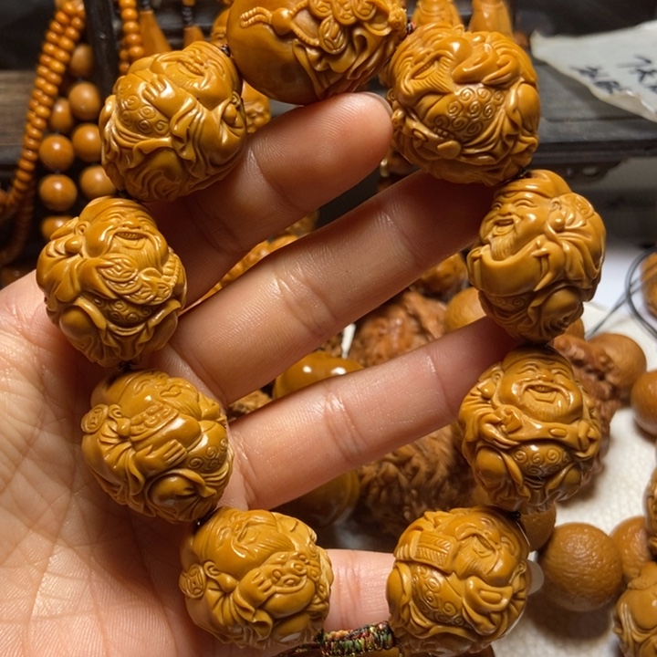 【闪购商品】橄榄核吊坠夜*眠八方财神