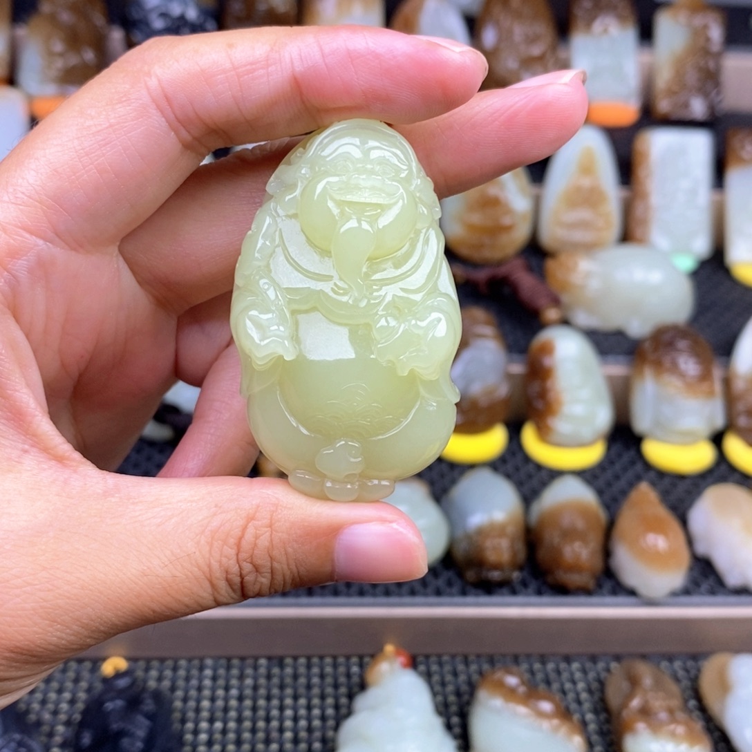 颈饰未镶嵌和田玉