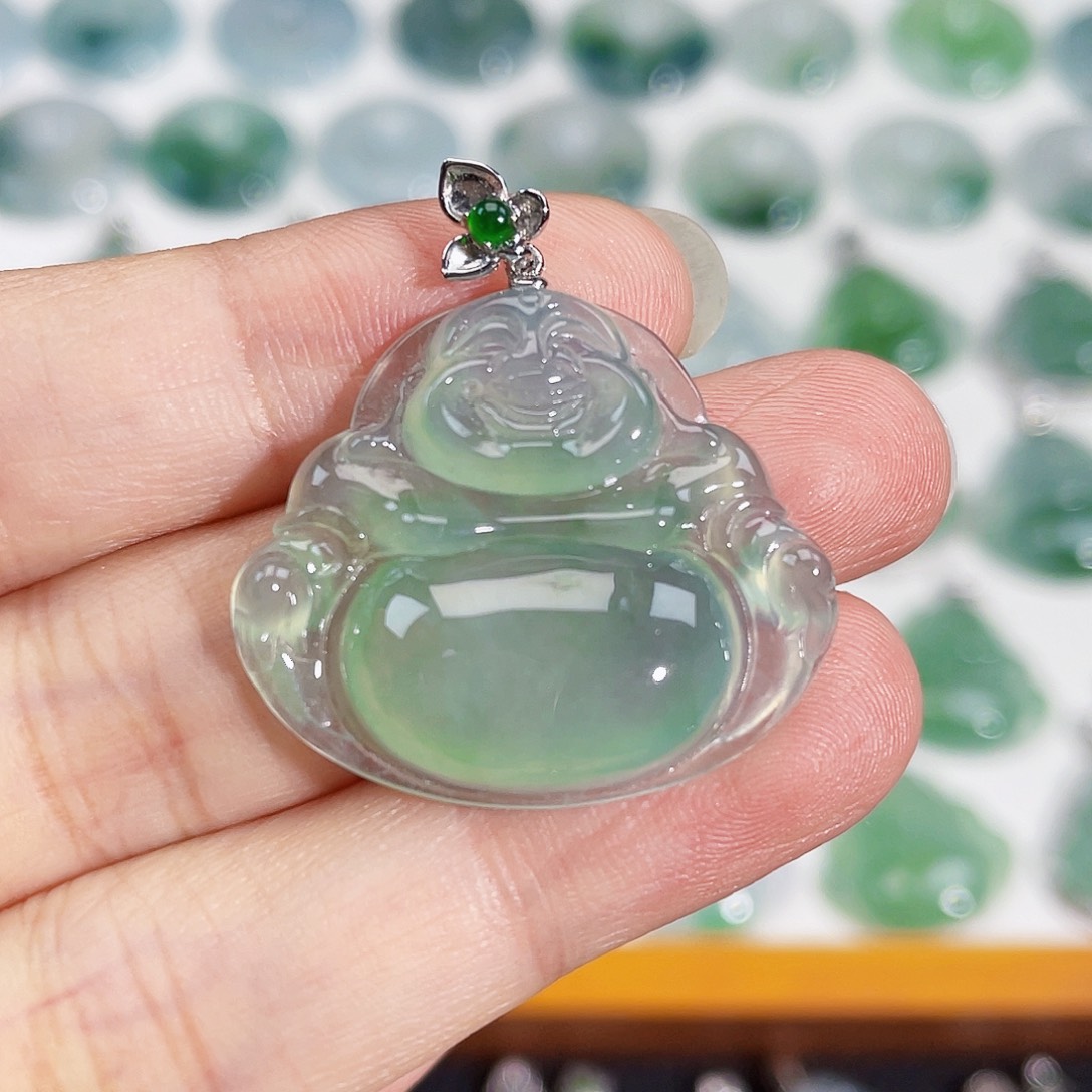 颈饰18K金镶嵌翡翠吊坠