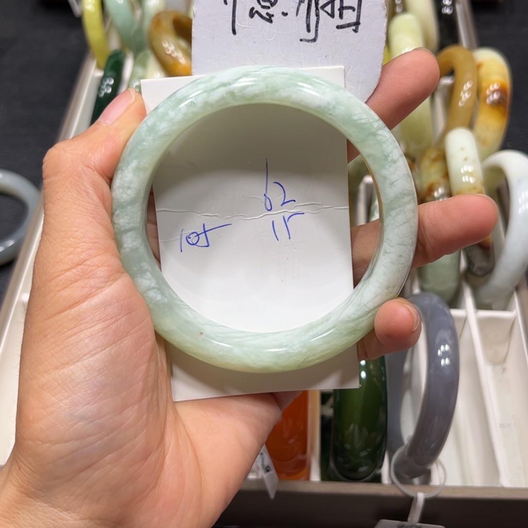 未镶嵌蛇纹石玉手镯