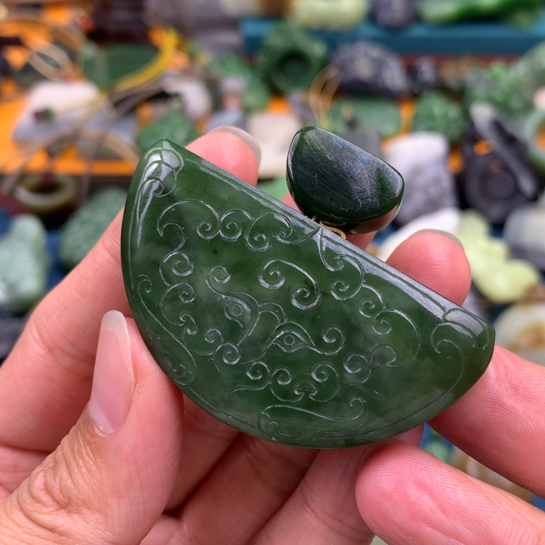 和田玉颈饰未镶嵌