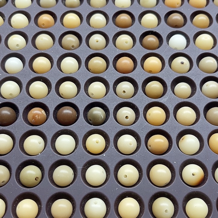 白玉菩提吊坠微瑕9糖果圆100卡灯牌宠100