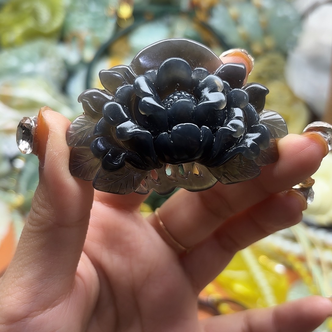 蛇纹石玉未镶嵌吊坠