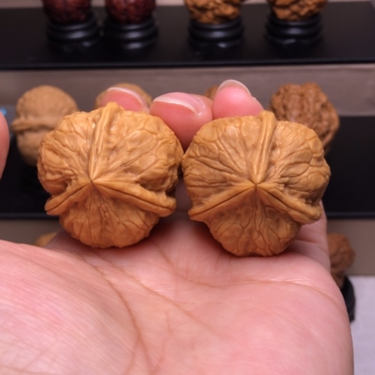 文玩核桃把件粗筋三楞20