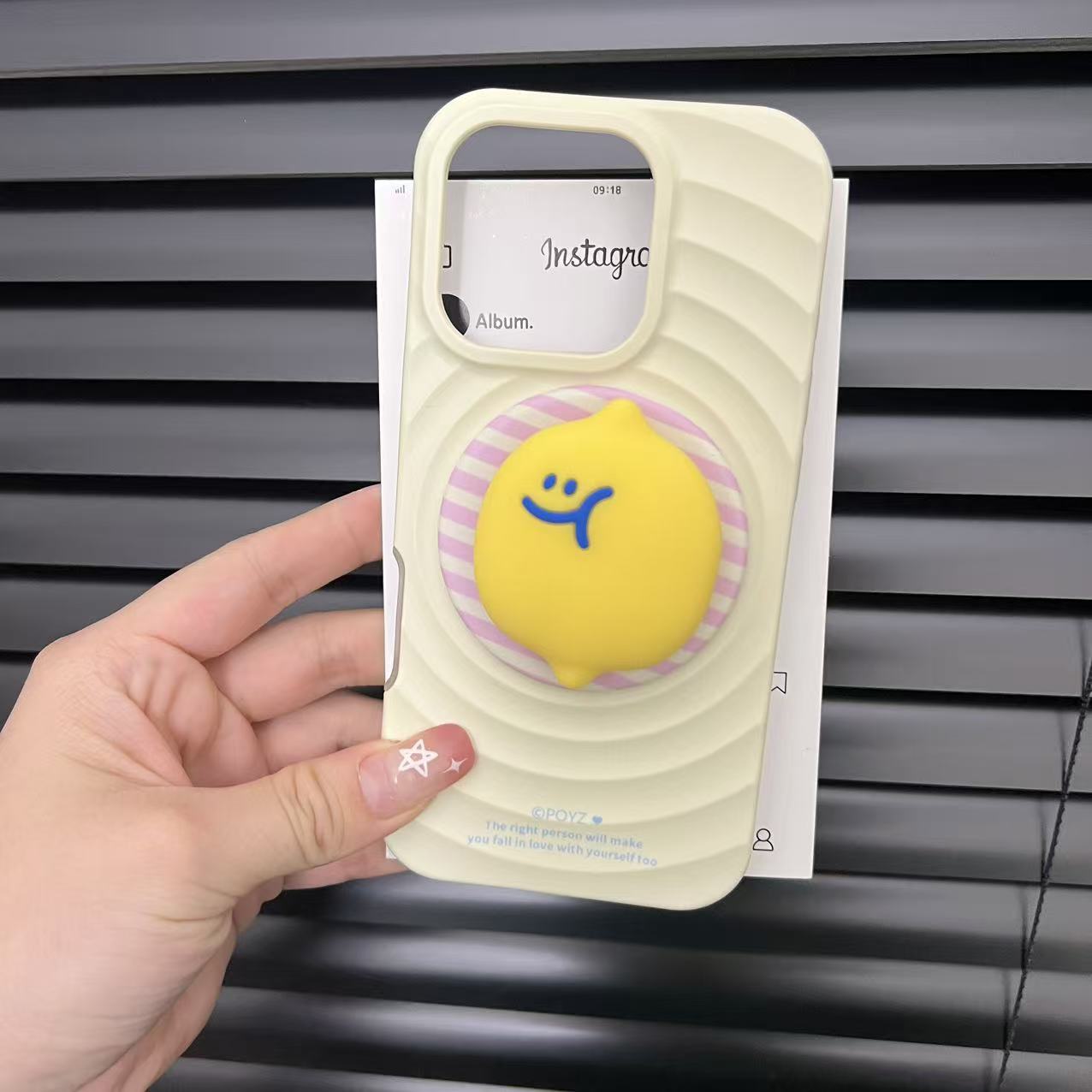 ins风波漾手机壳二合一菲林壳奶黄色磁吸支架适用iPhone16/15pro