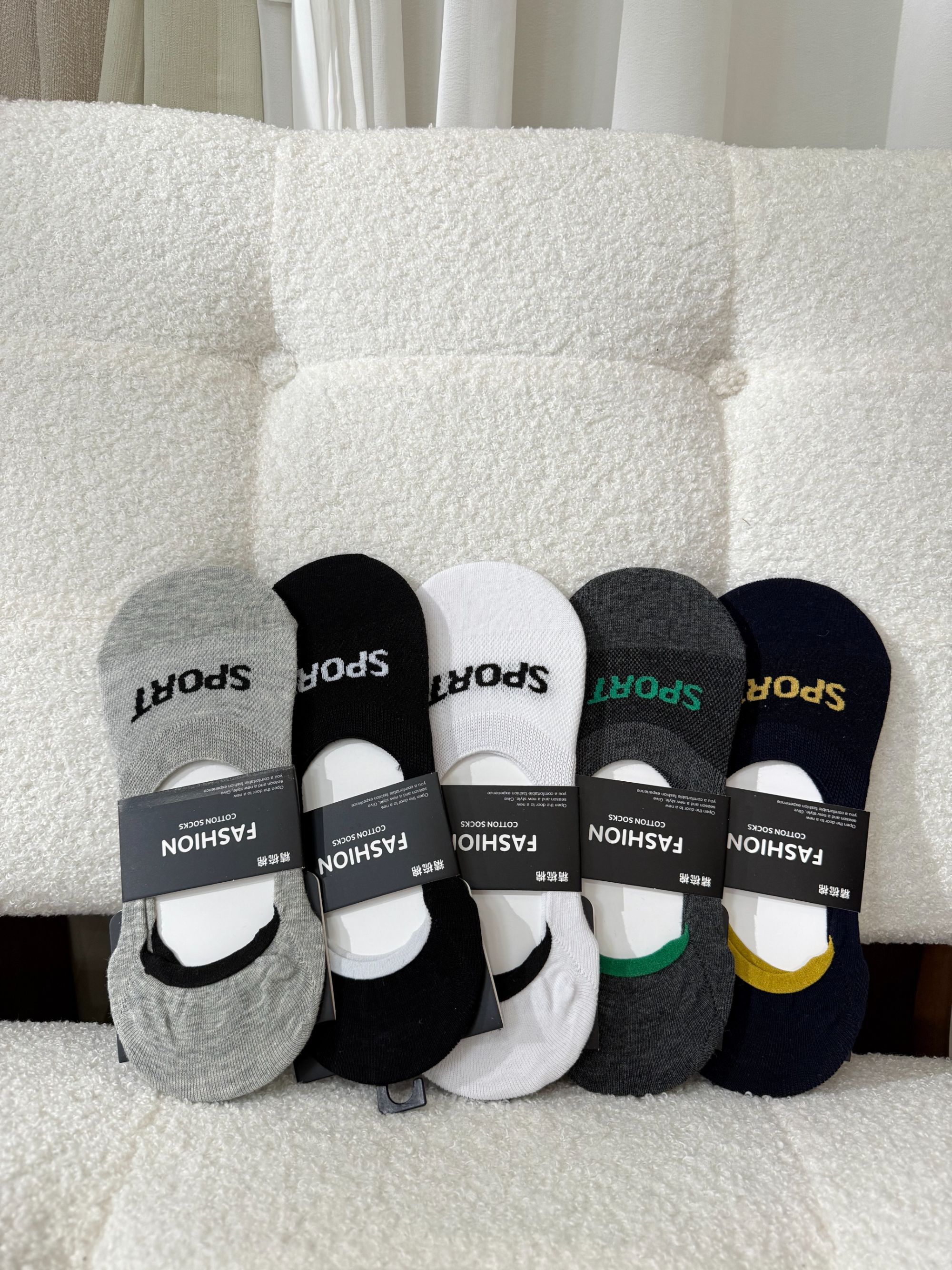 仓美美女装-字母设计款船袜男士