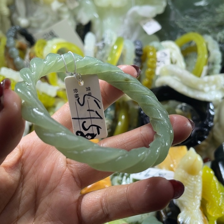 岫玉未镶嵌吊坠57.58