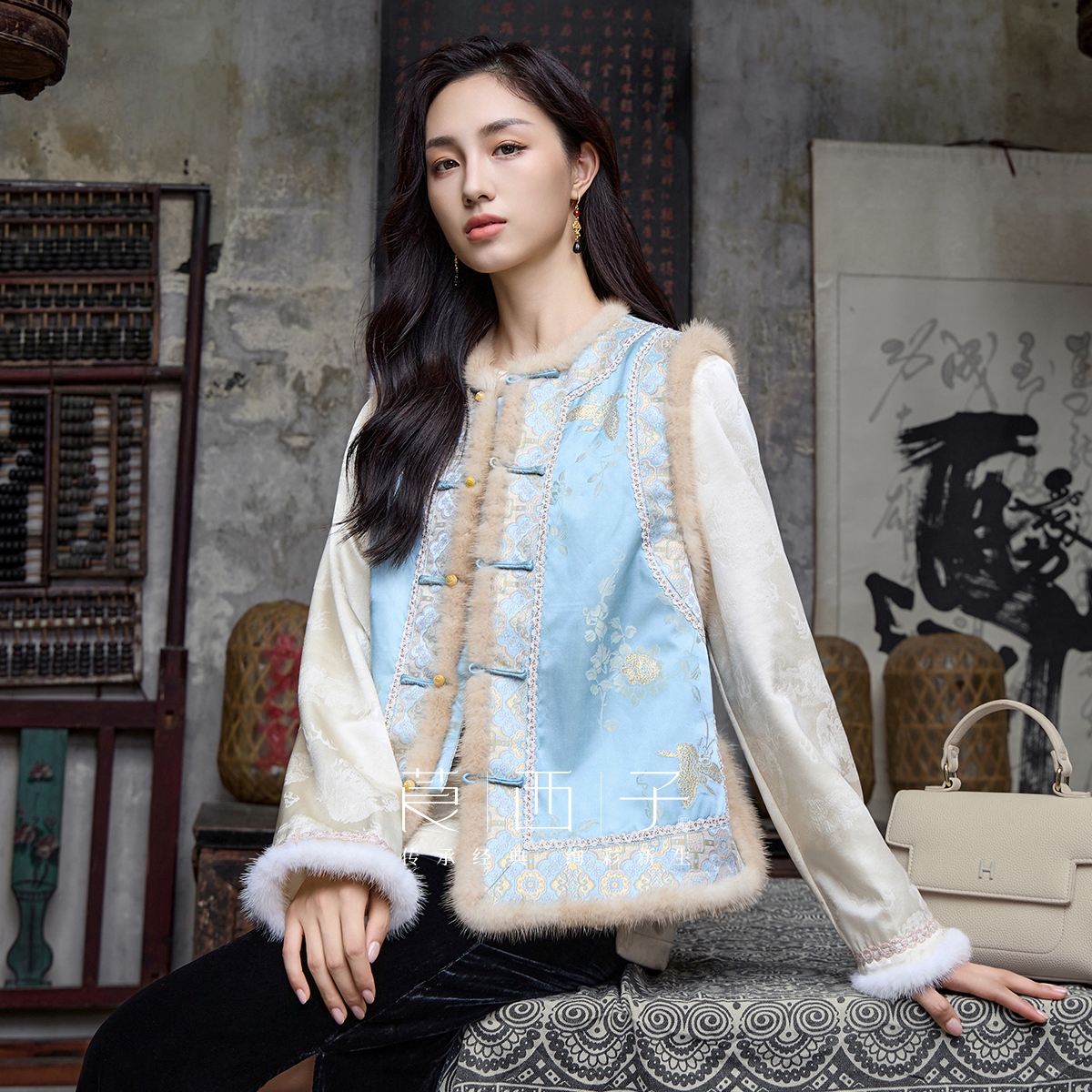 【芹歌】新中式改良气质圆领贵气保暖马夹毛条包边民国风对襟马甲新