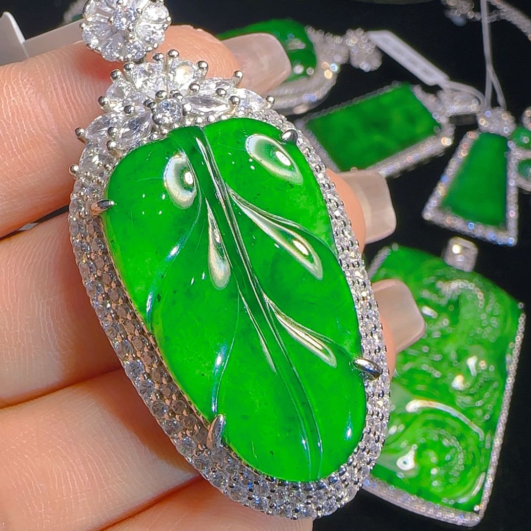 翡翠吊坠(赠链)银S925镶嵌