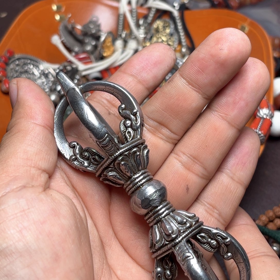 铜星月菩提吊坠项链