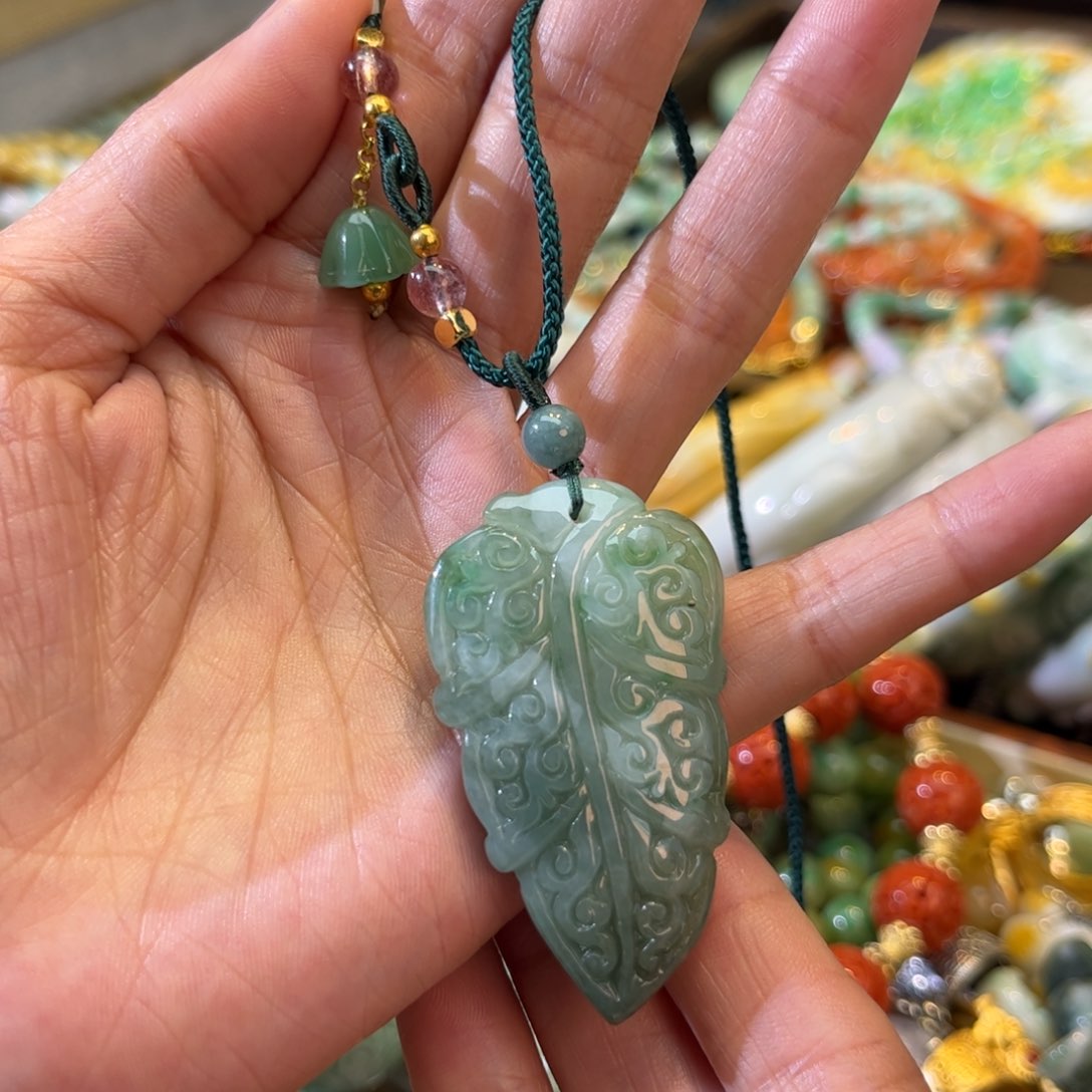 翡翠颈饰未镶嵌待编款