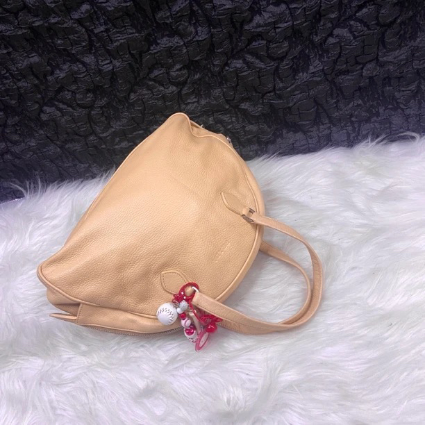 95新 Prada/普拉达 普拉达奶茶色小号保龄球手提包