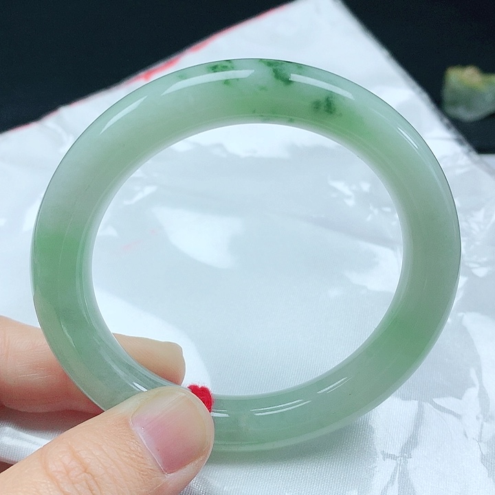 翡翠手镯未镶嵌天然翡翠手镯