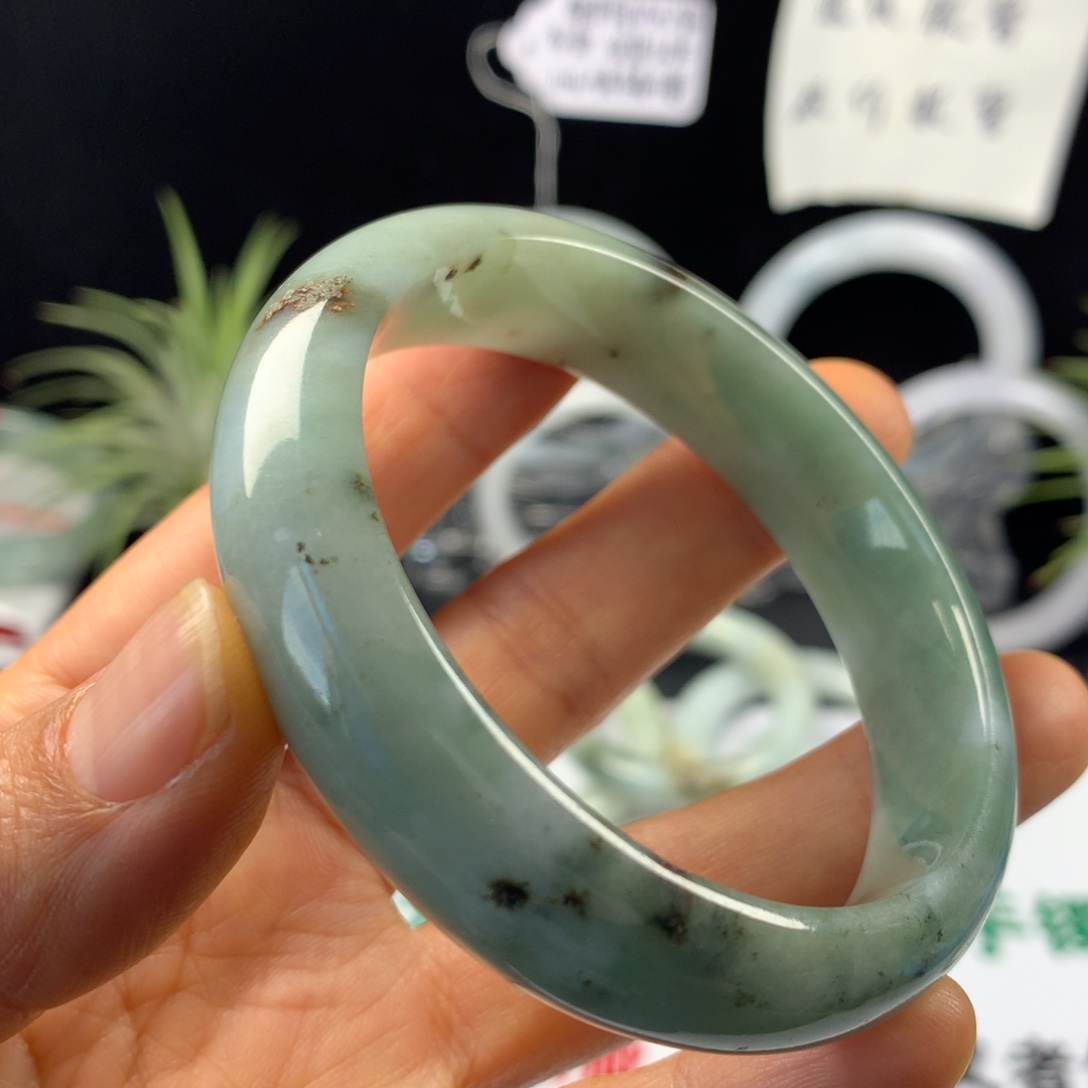 翡翠未镶嵌手镯45。 56圈