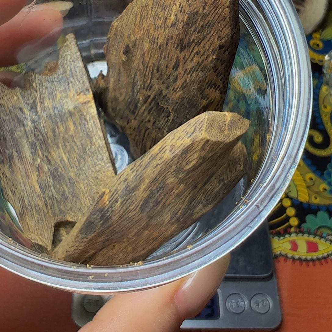 树脂制品猫*侠蓝宝石块料25克