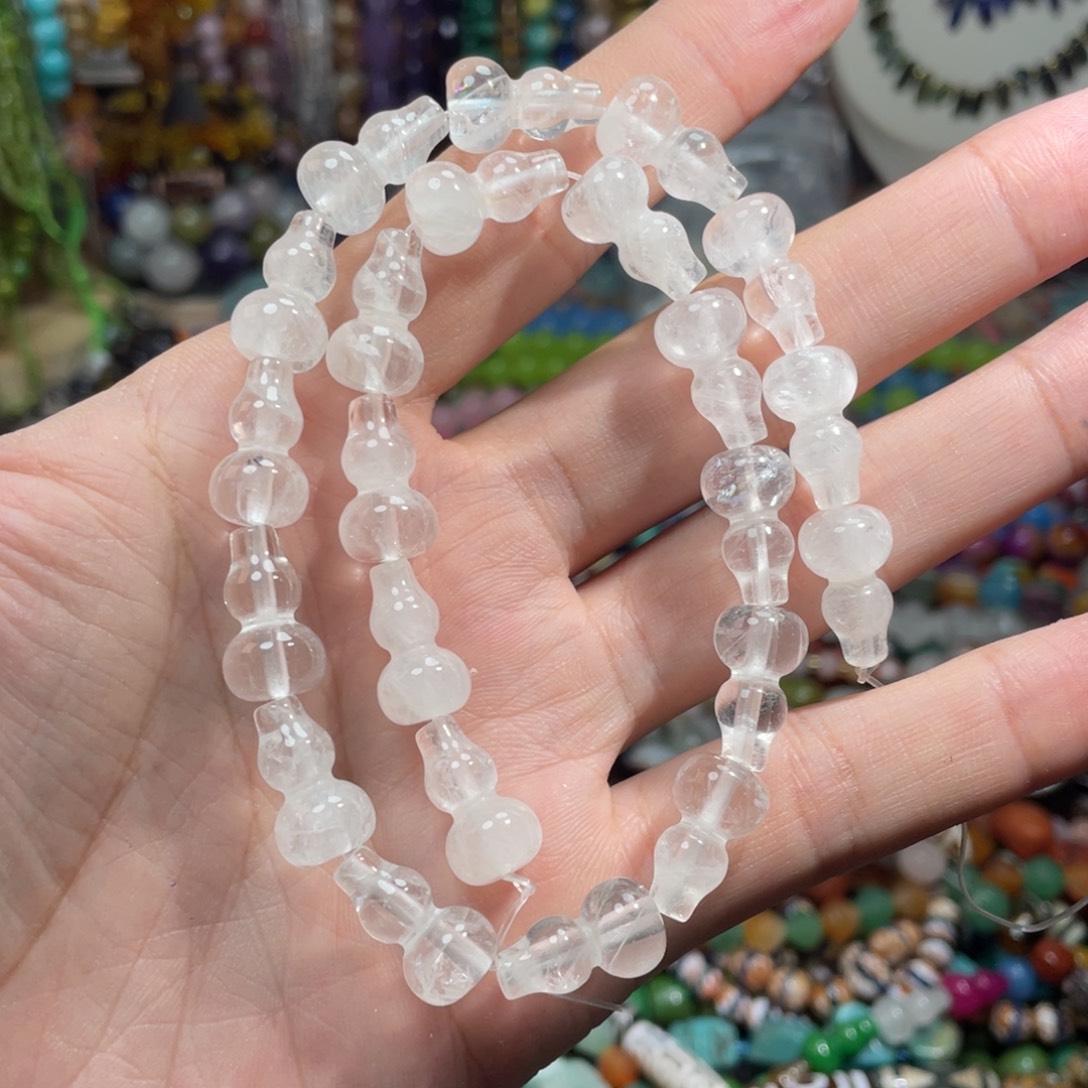 石英质玉，白水晶葫芦10×18mm，未镶嵌