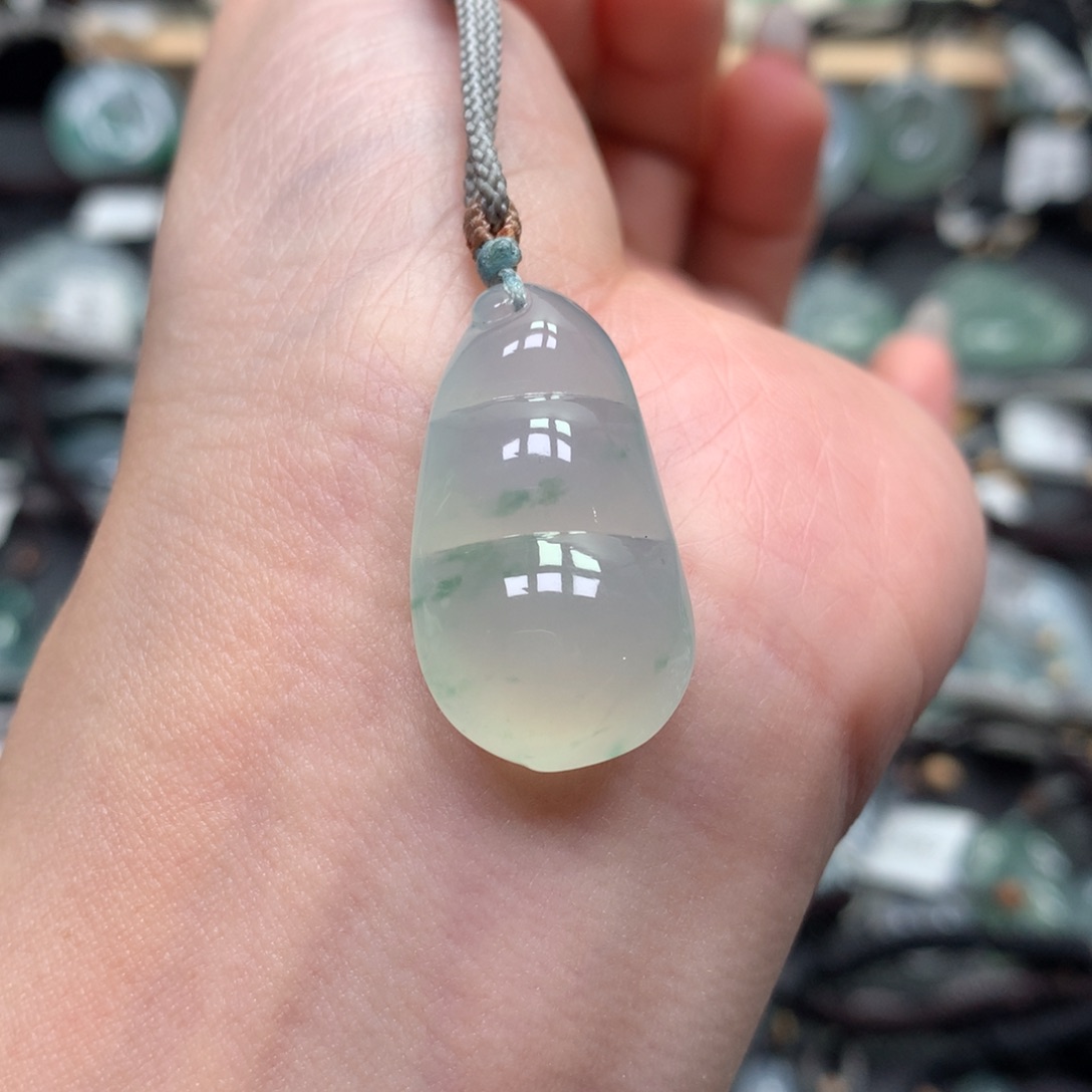 翡翠颈饰未镶嵌豆子