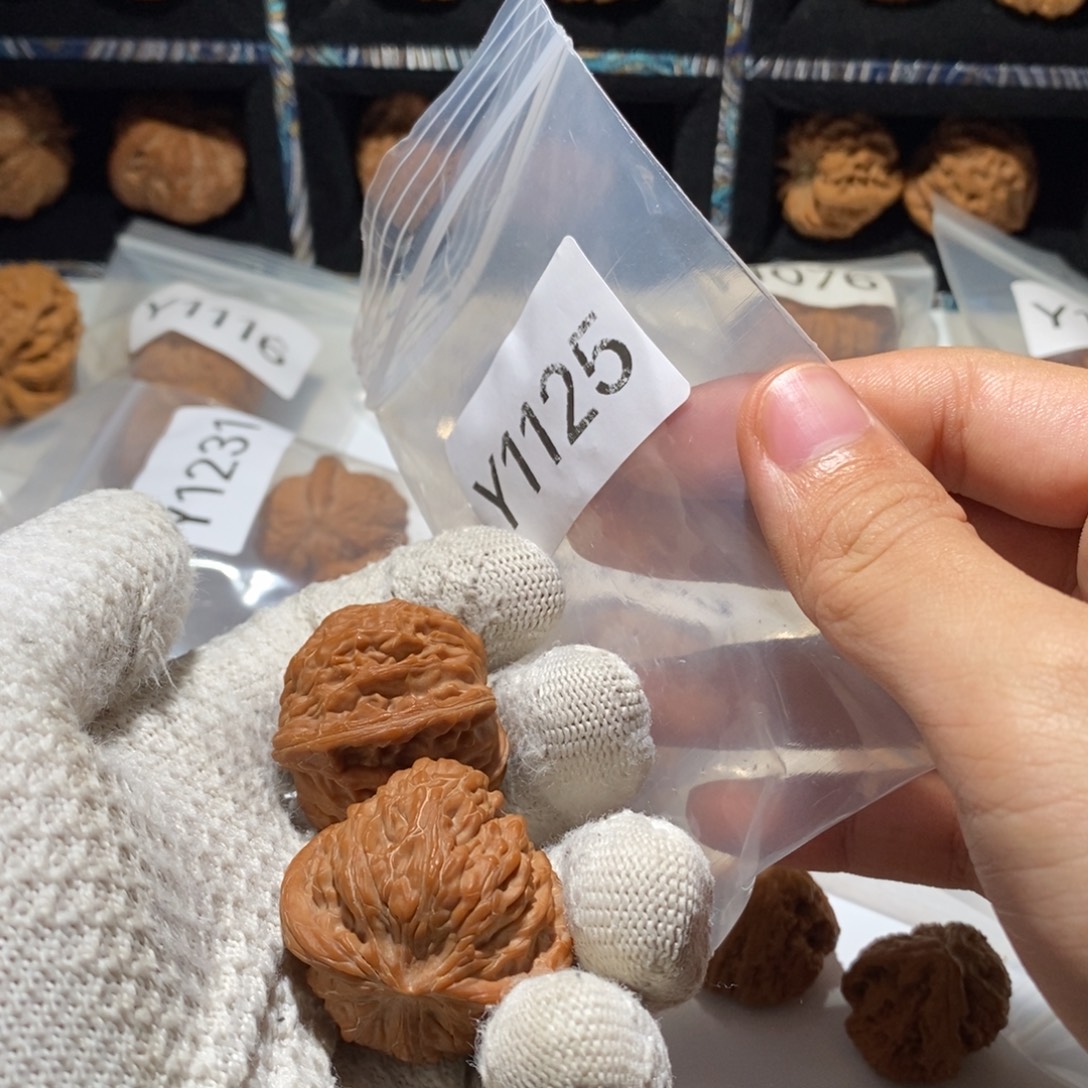 衣***衣文玩核桃吊坠38磨