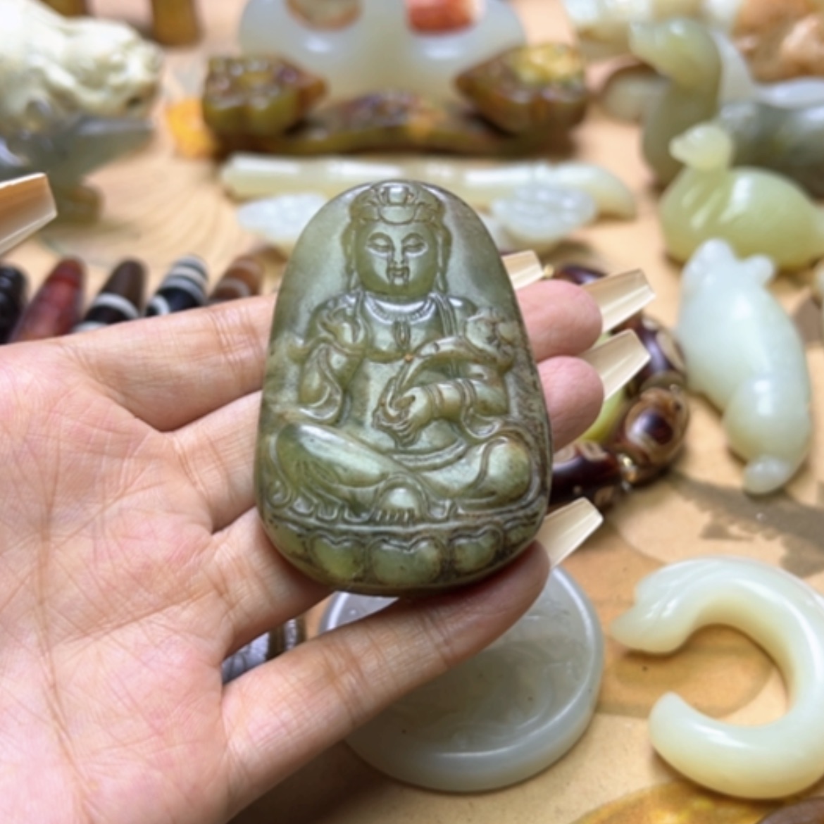 【闪购商品】蛇纹石玉颈饰未镶嵌