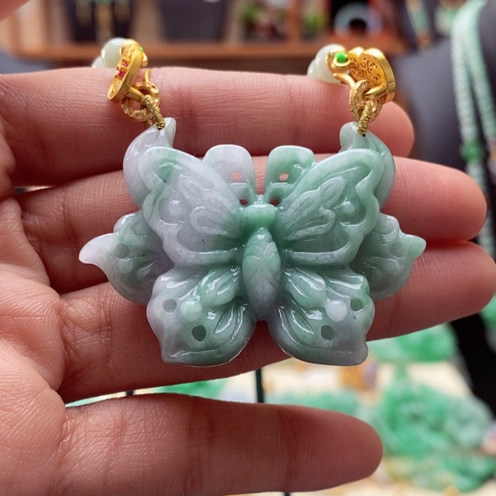 翡翠颈饰未镶嵌翡翠吊坠