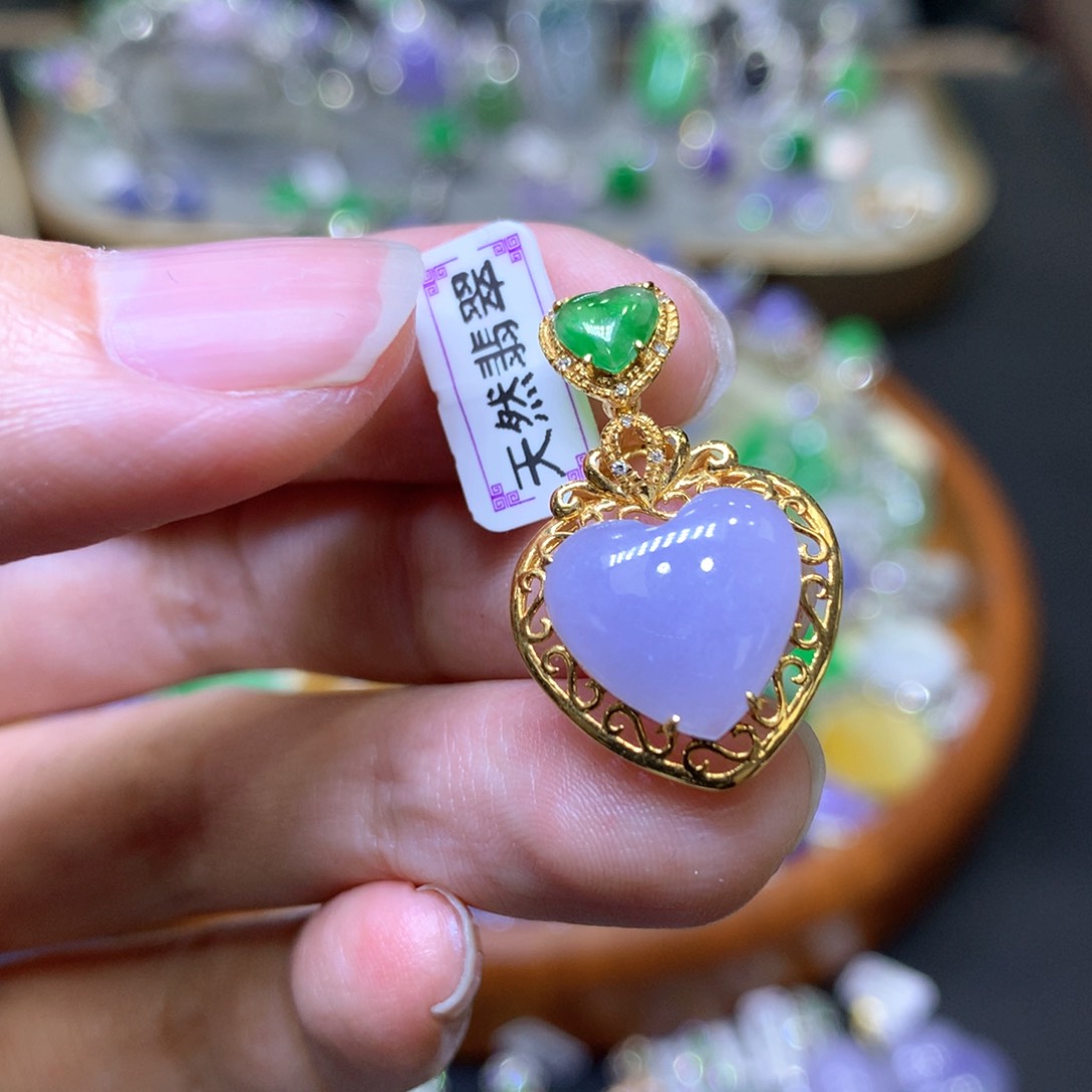 【闪购商品】翡翠颈饰18K金镶嵌翡翠吊坠项链