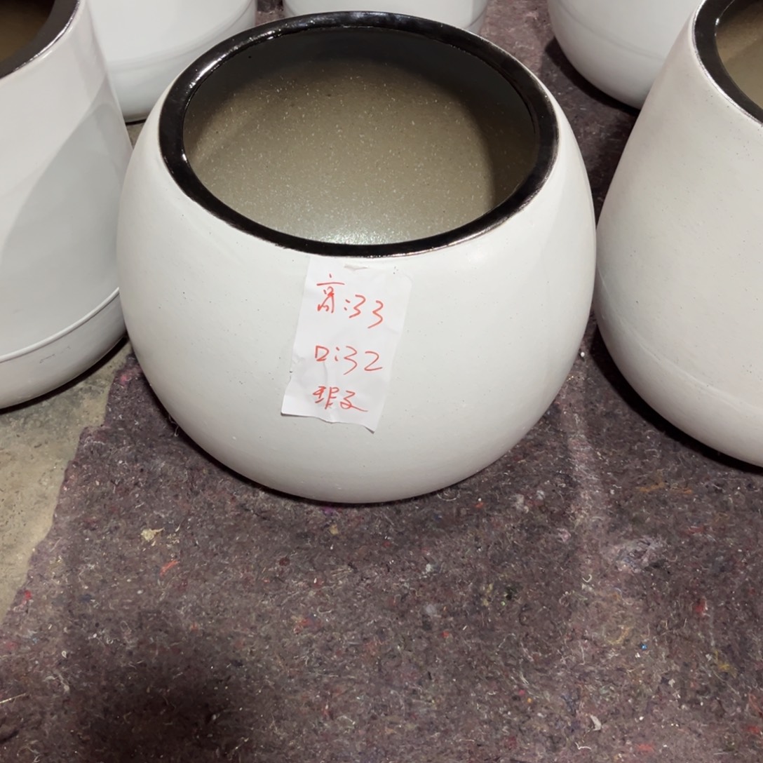 磨砂黑口一个花盆球球