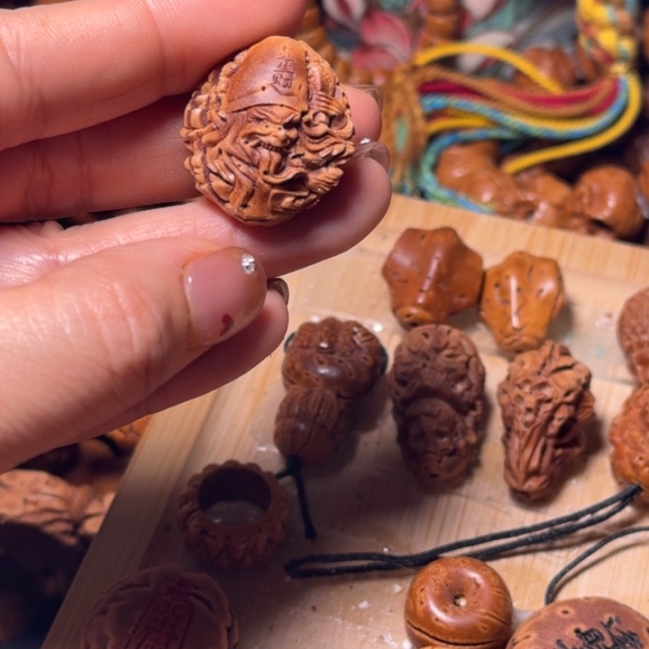 桃核吊坠黑白无常