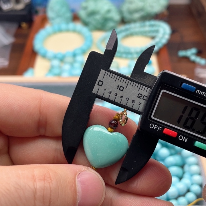 绿松石颈饰未镶嵌