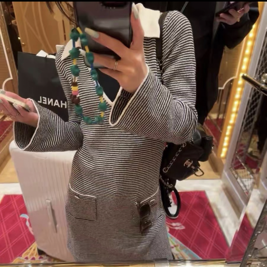 95新 Chanel/香奈儿 香奈儿V领格纹针织衫/dd1133 