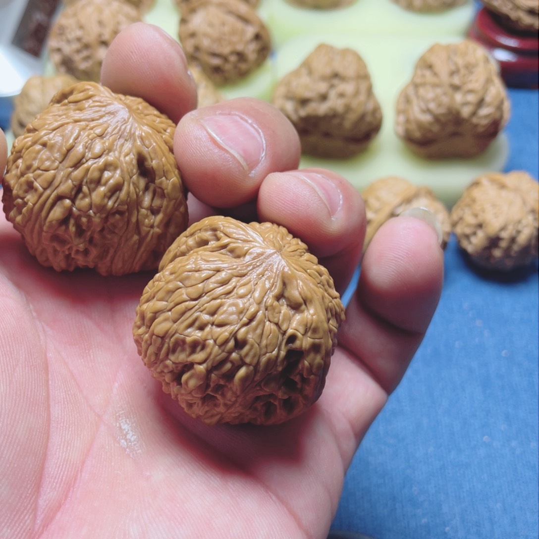 文玩核桃把件泥鳅背