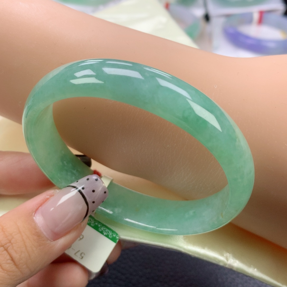 翡翠手镯未镶嵌57贵妃