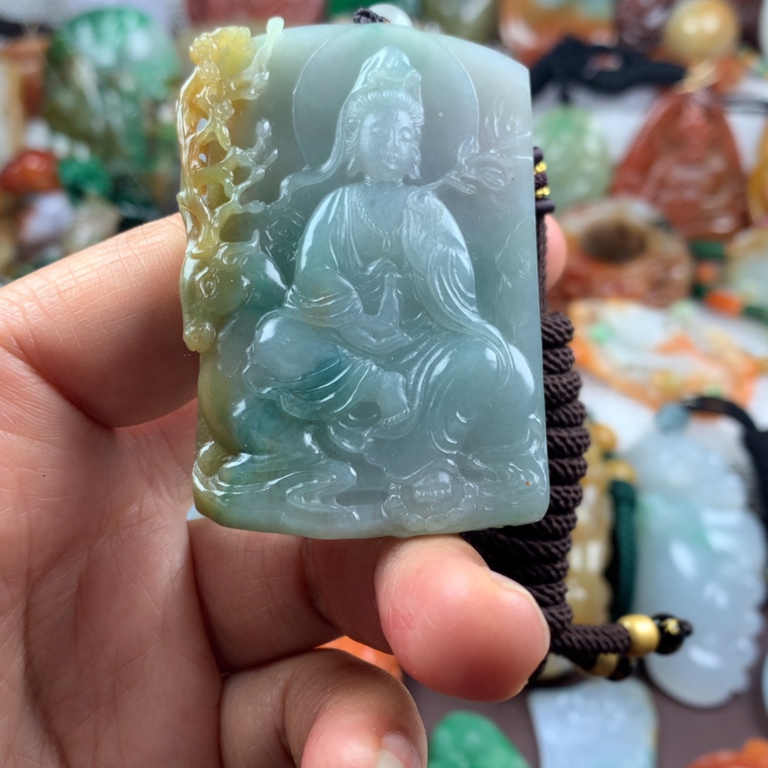 翡翠未镶嵌颈饰挂件