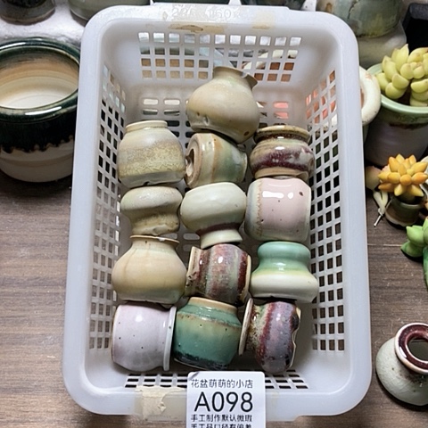 紫砂花盆静*098微瑕品口径2到3左右