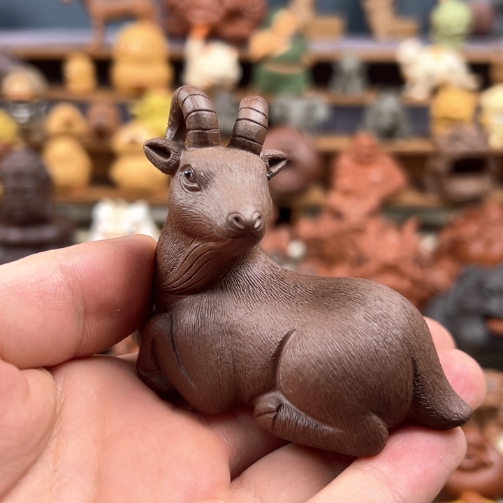 紫砂茶宠紫砂茶宠精工山羊瑾青