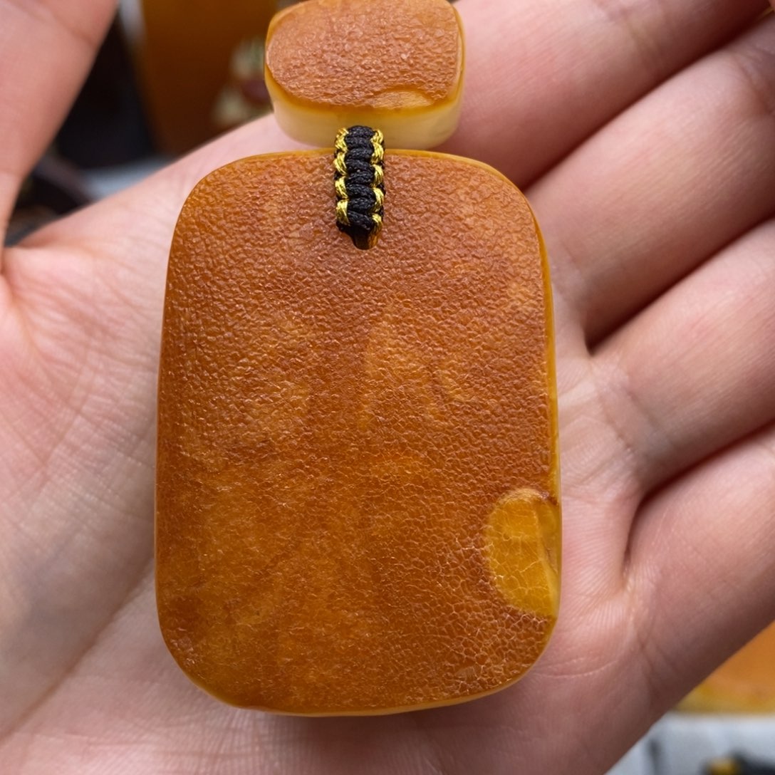未镶嵌吊坠(赠链)琥珀