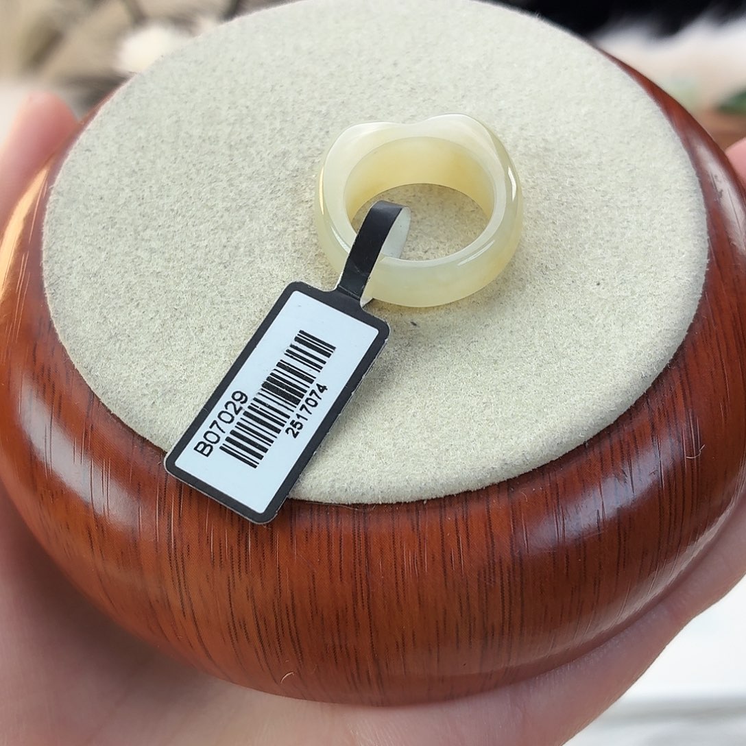 和田玉未镶嵌戒指飘糖猫耳朵16.12mmj130