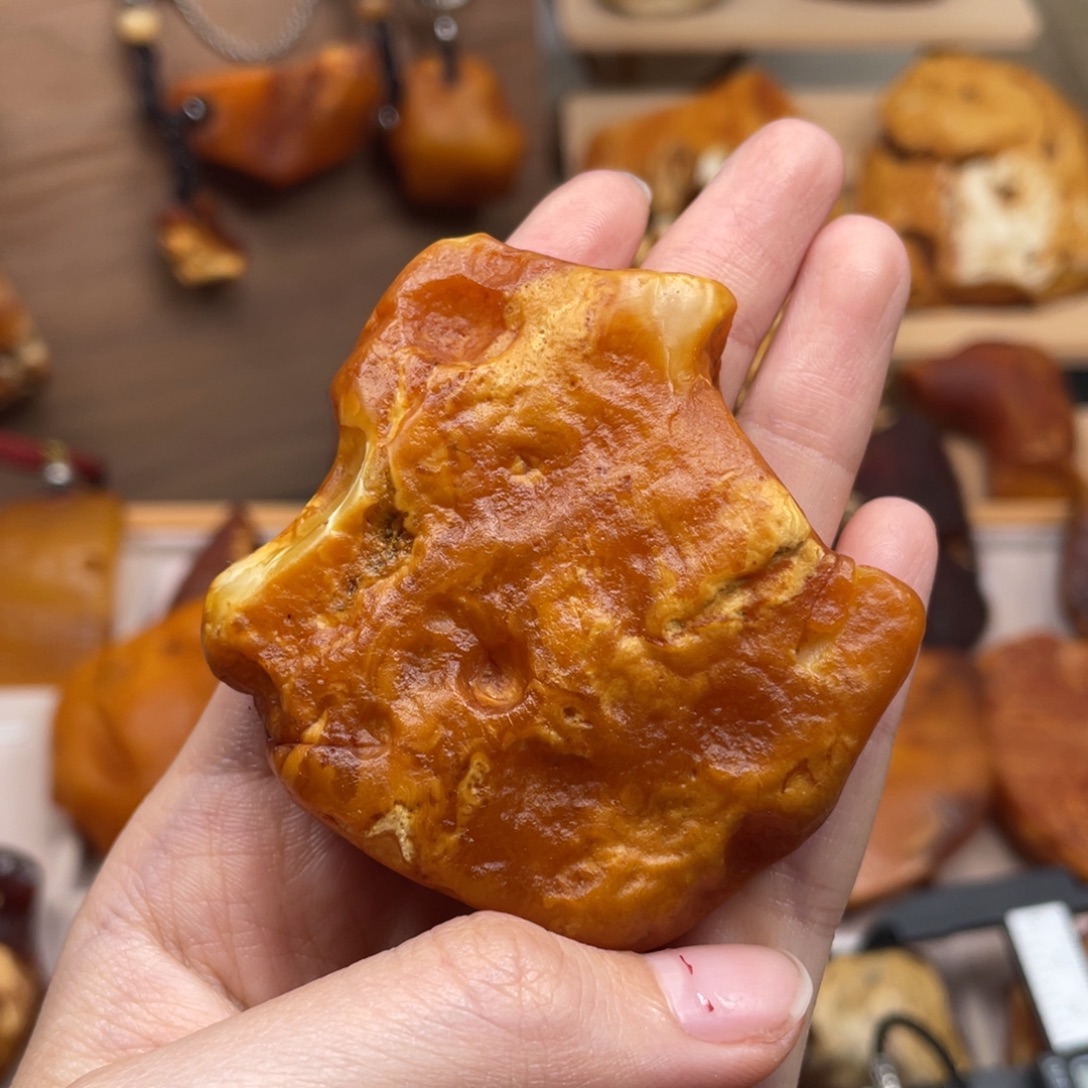 琥珀未镶嵌珠宝奇石