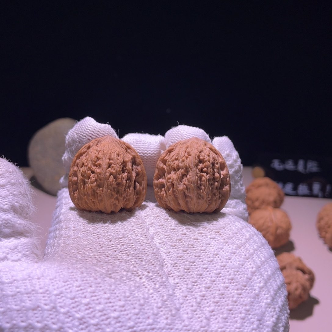 文玩核桃吊坠33密纹全品