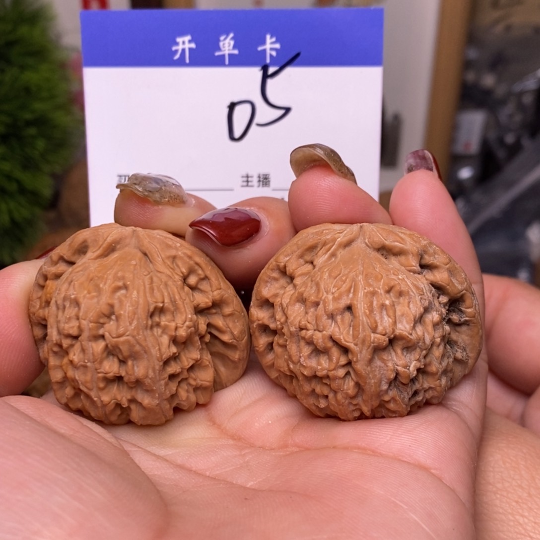 桃核吊坠白狮子41无刀痕s