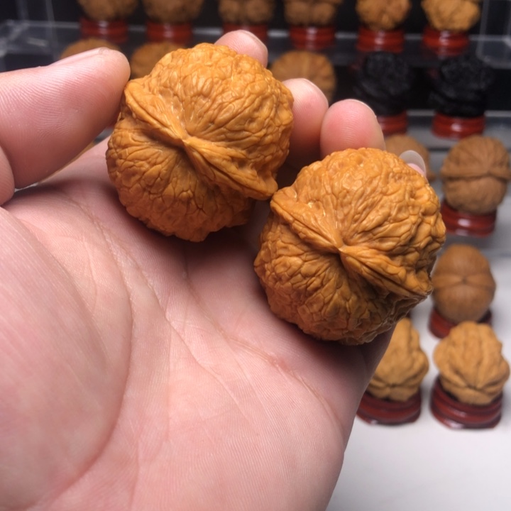 文玩核桃把件4金丝绣球