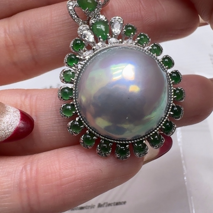 拼合珍珠（马贝珠）颈饰18K金镶嵌