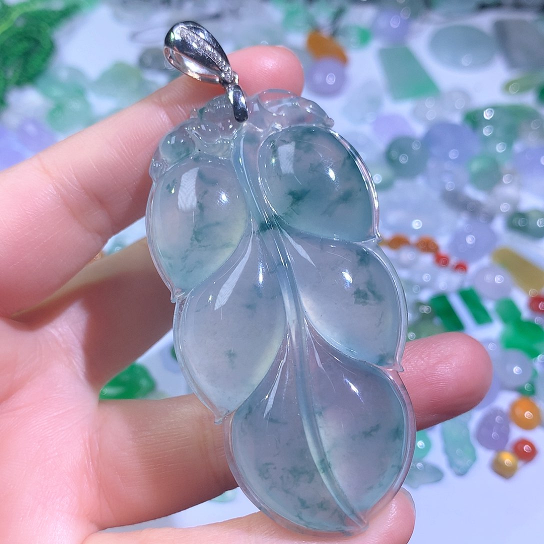 翡翠颈饰未镶嵌叶子