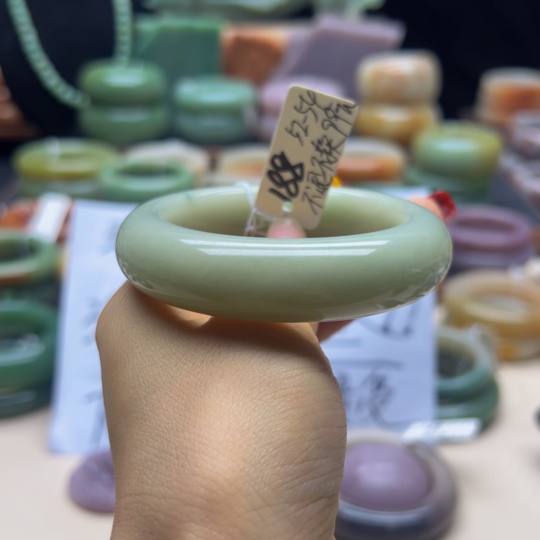石英岩玉手镯未镶嵌